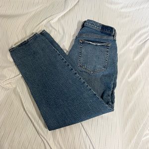 Abercrombie&Fitch high rise straight leg Jean with Button fly. Size 33/16R